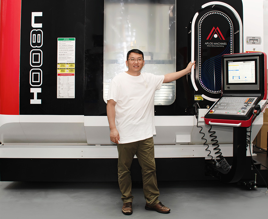 1758073689635660.jpg 图片1-蒋总照片.jpg